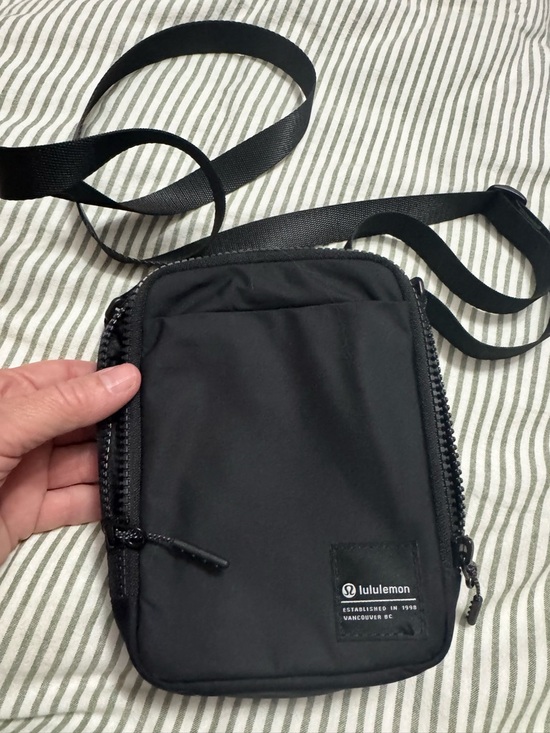 lululemon athletica Handbags - lululemon athletica Black Compact Crossbody Pouch with Strap